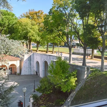 Palazzo Froussard And Living Bed & Breakfast Lucca