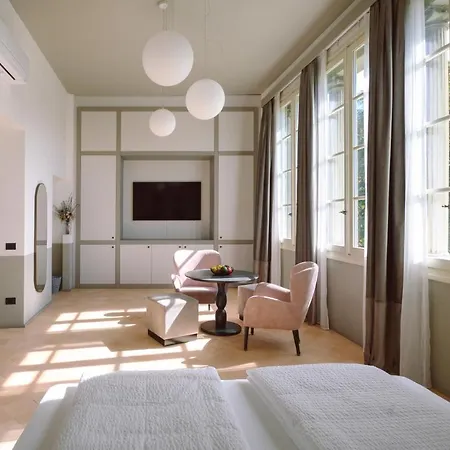 Palazzo Froussard And Living Lucca