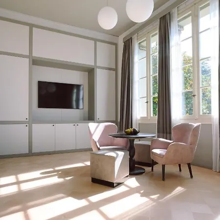 Palazzo Froussard And Living Bed & Breakfast Lucca