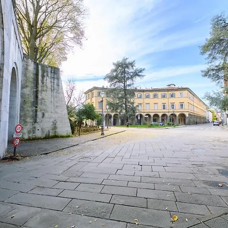 Palazzo Froussard And Living Bed & Breakfast Lucca