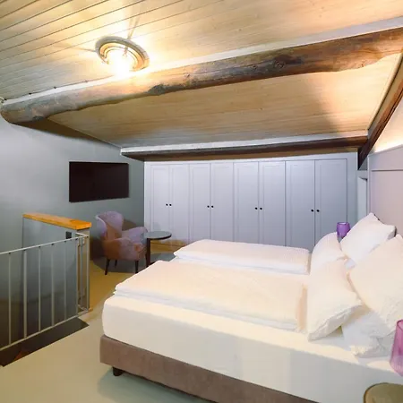 Palazzo Froussard And Living Bed & Breakfast